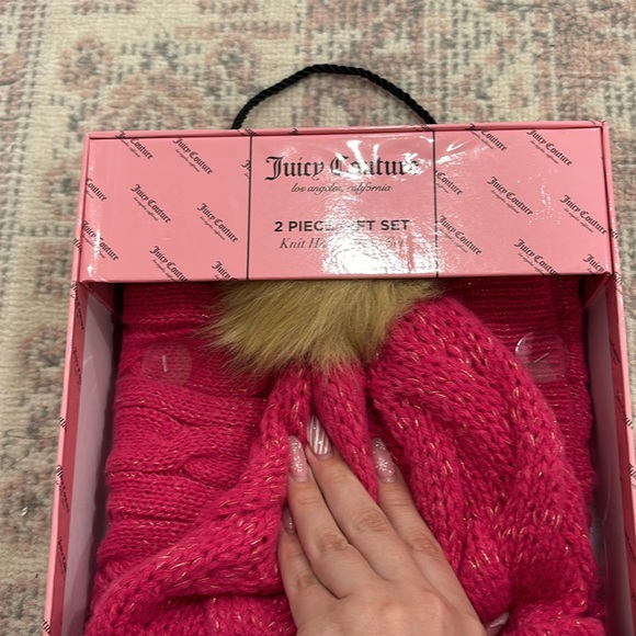 Juicy Couture hat & scarf - Picture 2 of 3